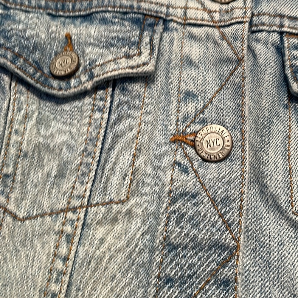 AEROPOSTALE EMBROIDERED PEACOCK DENIM JACKET SIZE XS - Picture 4 of 6